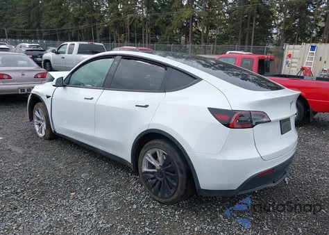 2023 Tesla Model Y Awd/Long Range Dual Motor All-Wheel Drive из США, поврежденный, VIN 7SAYGDEE9PF630169